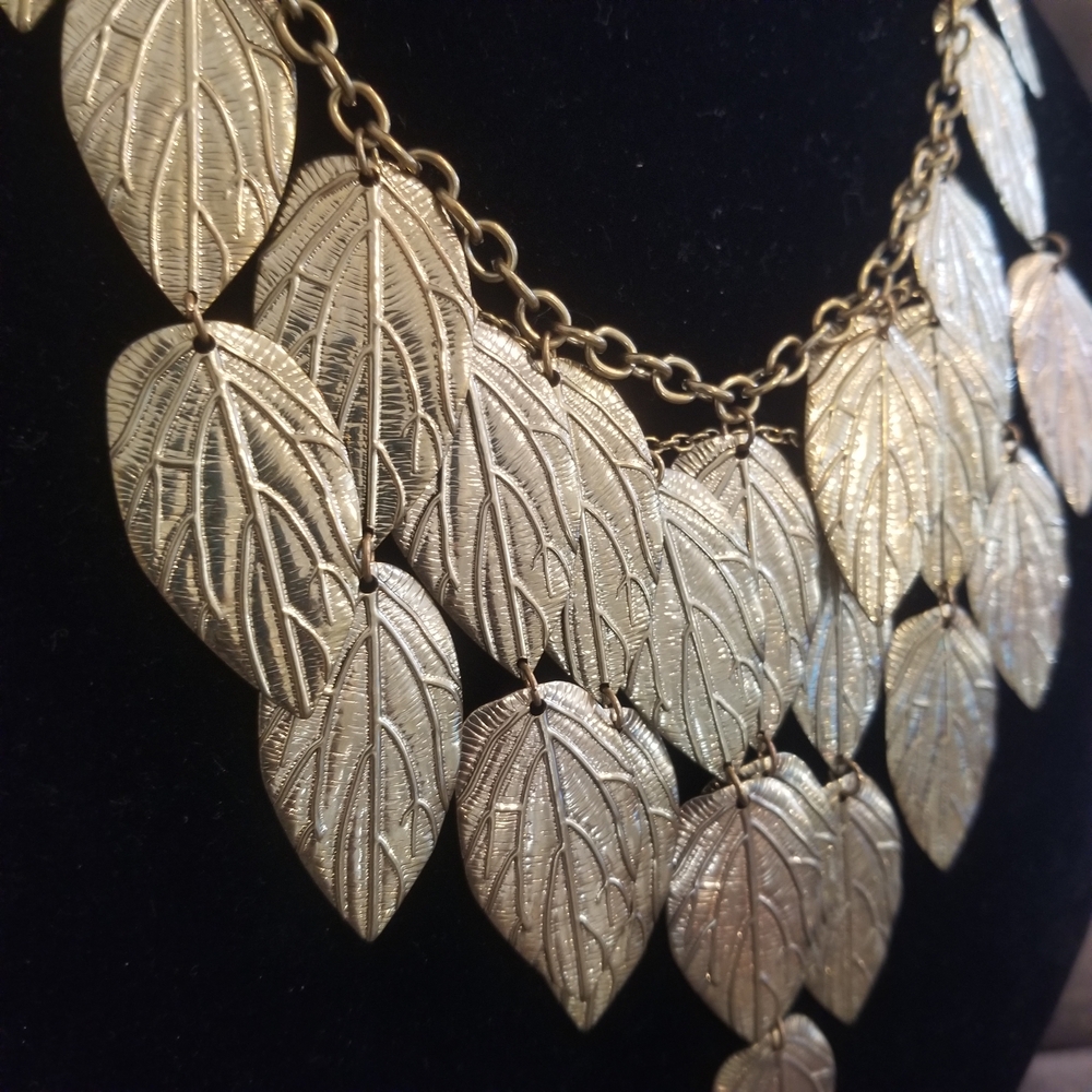 Vintage Gold Leaf Layered Necklace Metal - Picture 3 of 4